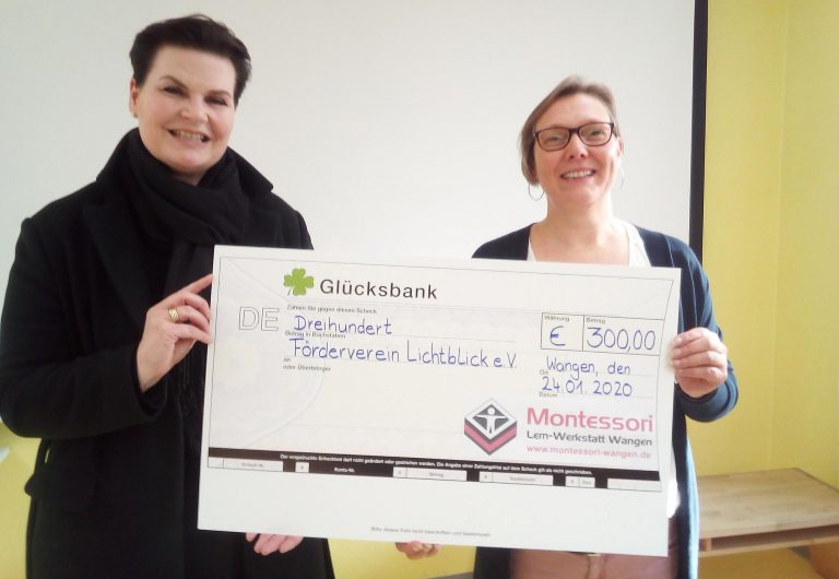 Spendenübergabe der  Montessori-Lernwerkstatt